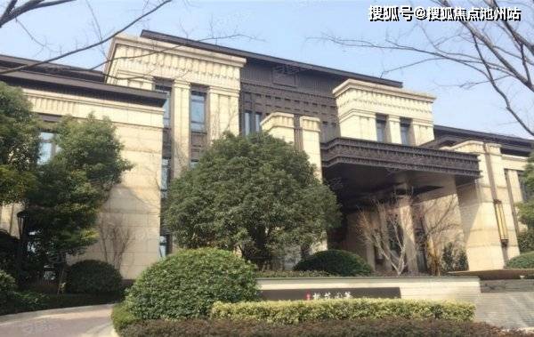 澳门一码一肖一待一中今，精选解析与深度探讨